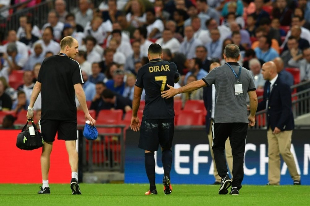 Nabil Dirar (Monaco) quitte la pelouse, blessé contre Tottenham, le 14 septembre 2016 à Wembley