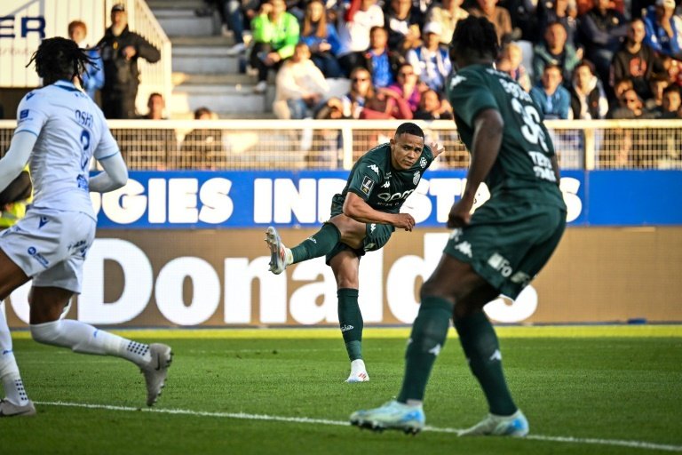 En Mónaco se preparan ya para la cita con el Barça tras haber tumbado por un rotundo 0-3 al Auxerre a domicilio. Con tantos de Kehrer, Vanderson y Zakaria, los del Principado esperan estar igual de acertados ante los 'culés' en la primera cita de la Champions League.