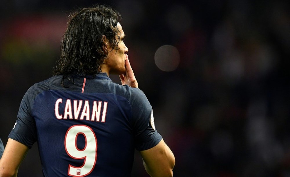 Cavani e Di María fizeram os gols do campeão francês. AFP