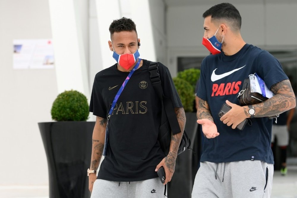 Paredes also wants to see Messi at PSG. AFP