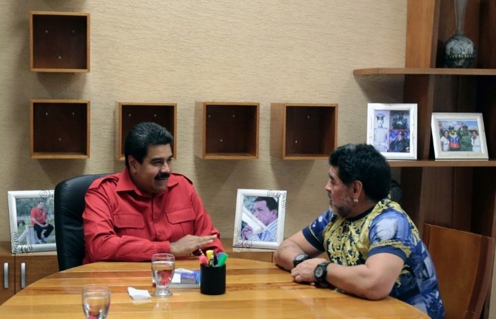 Maradona se propose comme 'soldat' au président vénézuélien Maduro
