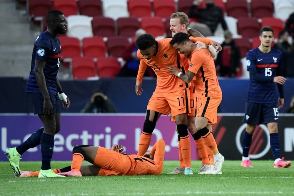 Países Bajos se clasificó para las semifinales en la última acción del partido. AFP