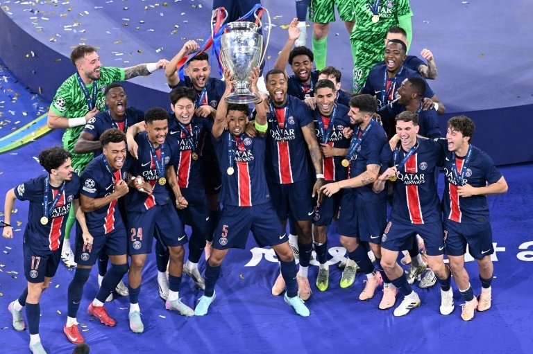 Découvrez les joueurs du PSG qui font partie du groupe qui essayera de remporter le Mondial des clubs, et compléter ainsi un 'poker' de titres historique, lors d'une saison déjà inoubliable pour le club de la capitale française.