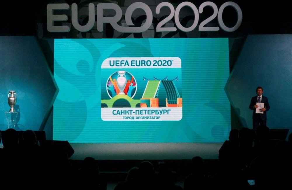 Le logo de l'EURO-2020 dévoilé par la ville de Saint-Pétersbourg, le 19 janvier 2017. AFP