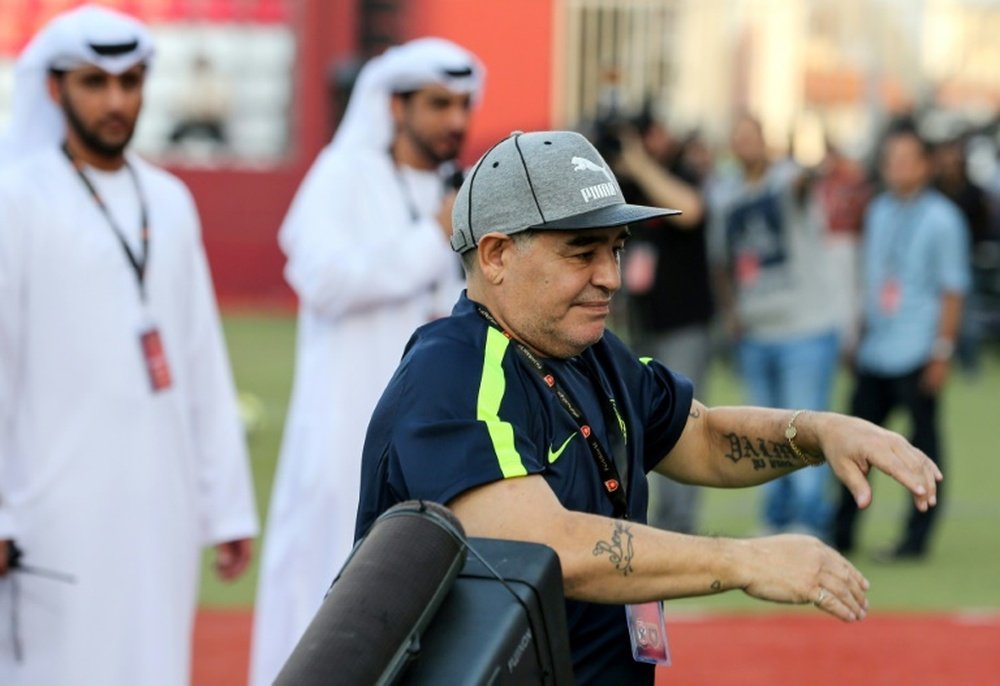 Maradona enlève sa casquette d'entraîneur. AFP