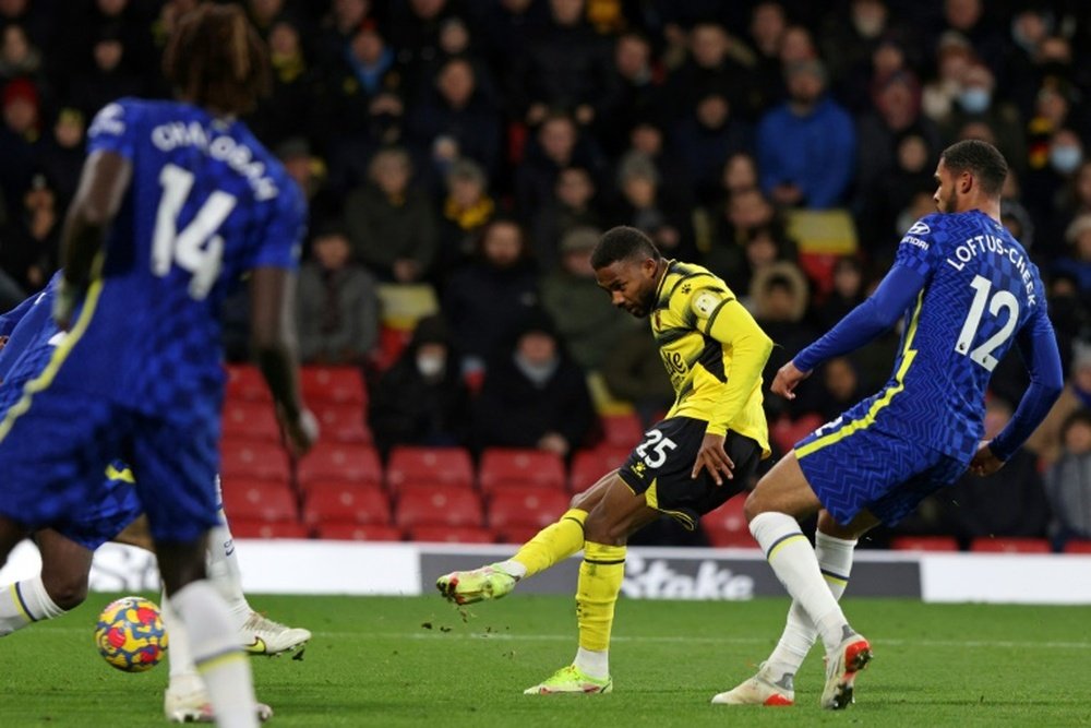 El Nottingham Forest, muy interesado en el fichaje de Emmanuel Dennis. AFP