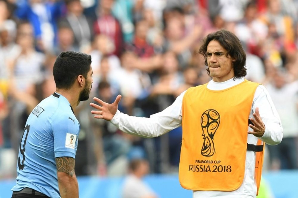 Cavani facilitaría la llegada de Suárez. AFP