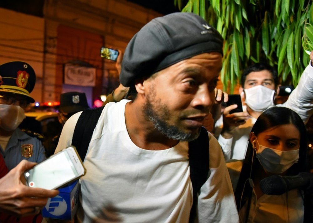 Ronaldinho ya está en el hotel en el que vivirá el arresto domiciliario. AFP
