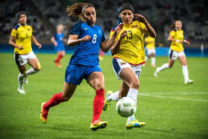Houara sueña con ser campeona de Europa con Francia tras el triplete