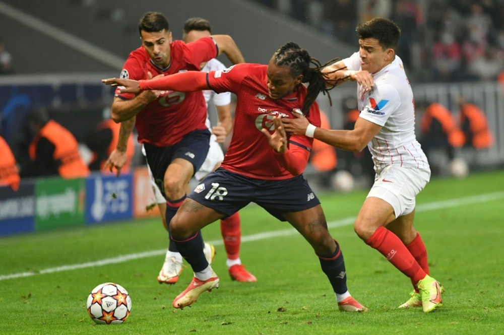 El Sevilla debe ganar en casa para pasar a octavos de final. AFP