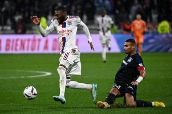 L'international camerounais a enfin trouvé une porte de sortie, à quelques jours de la fin du mercato. Karl Toko-Ekambi rejoint le club saoudien d'Abha Club après trois saisons compliquées à Lyon.