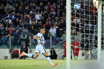 Tottenham offer up to 90 million euros for Lautaro. AFP