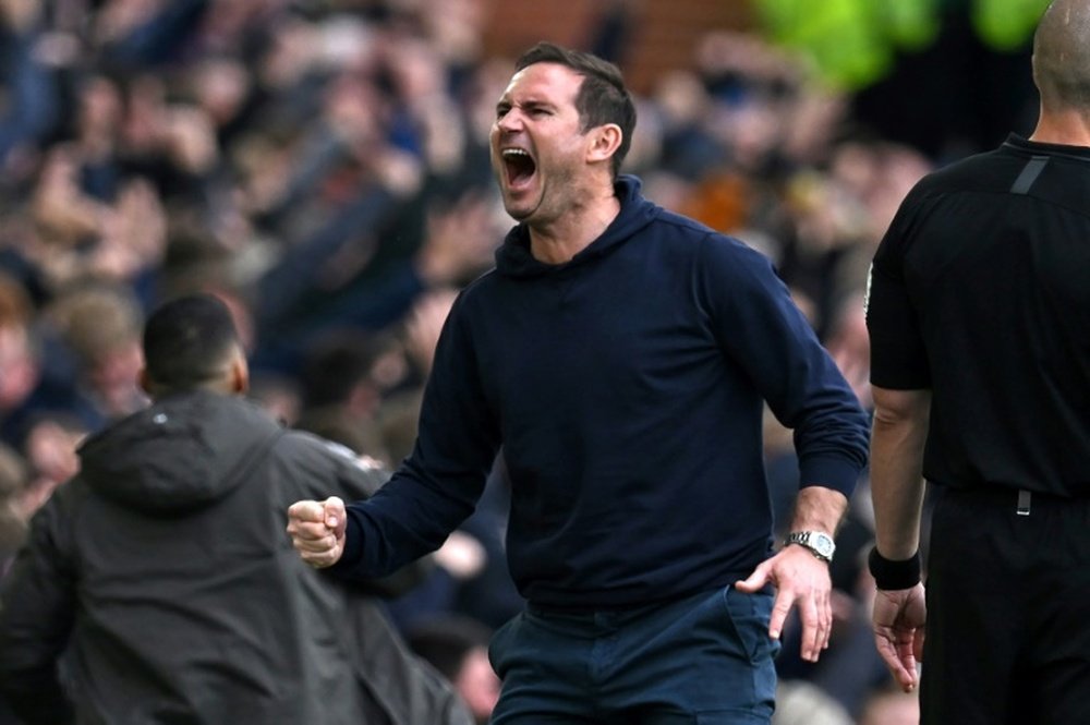 Franck Lampard euphorique après le maintien des Toffees. AFP