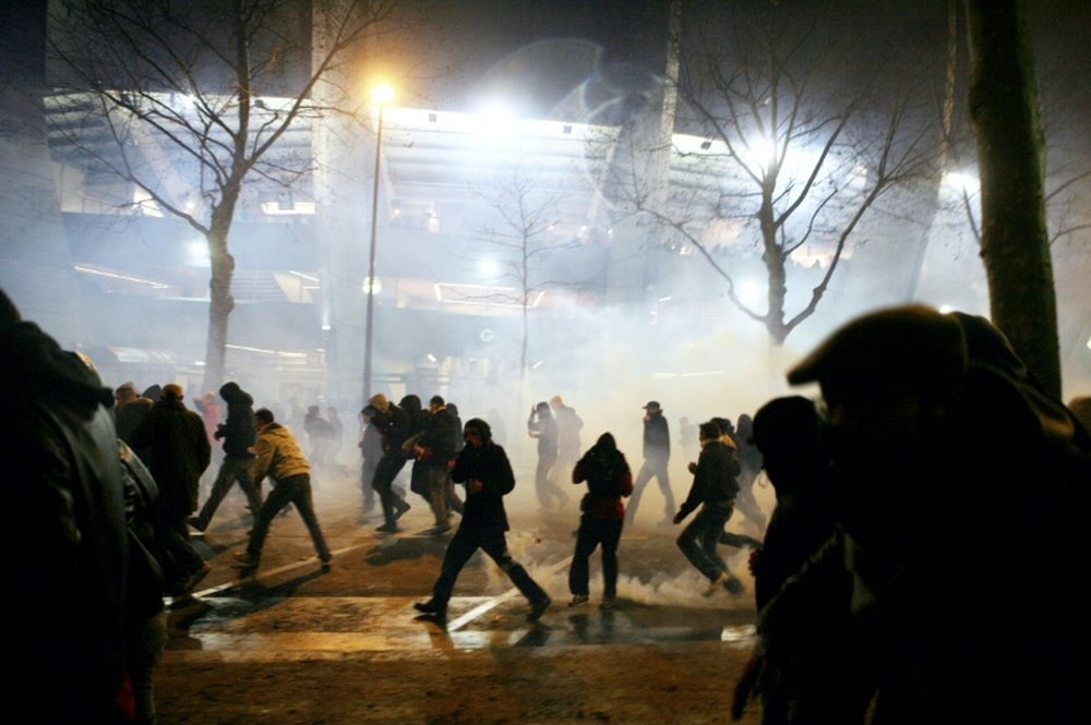 Incidents entre des supporters et la police avant un PSG-OM. AFP