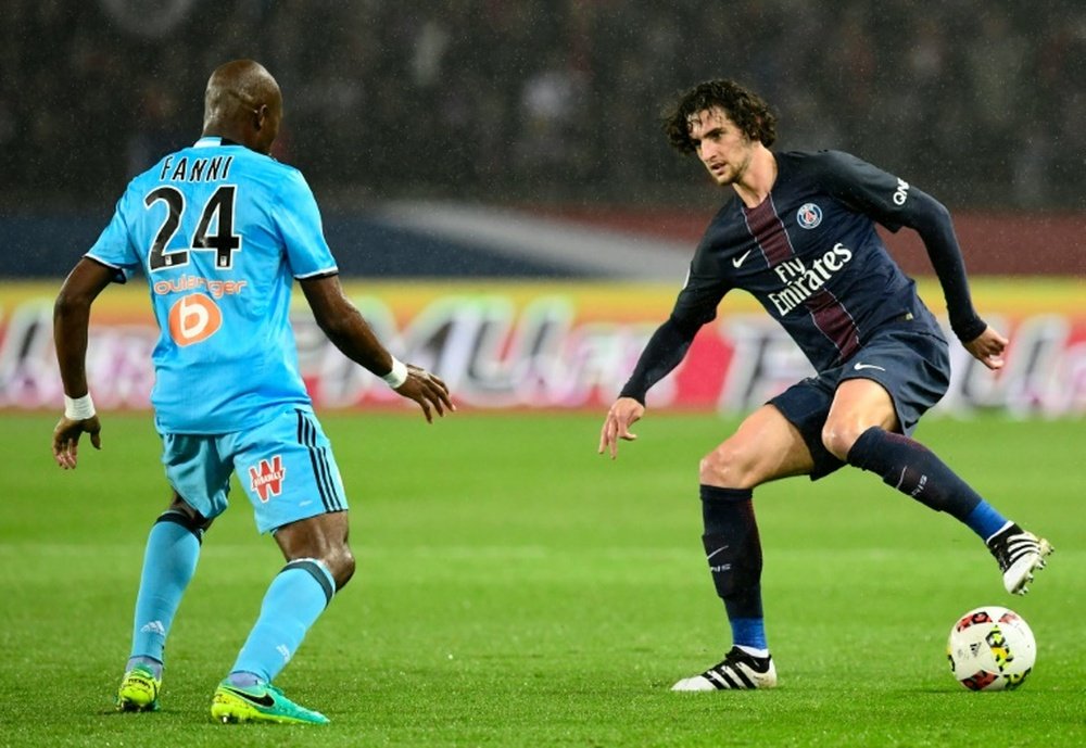 El centrocampista del PSG no sabe si estará en un futuro en París. AFP
