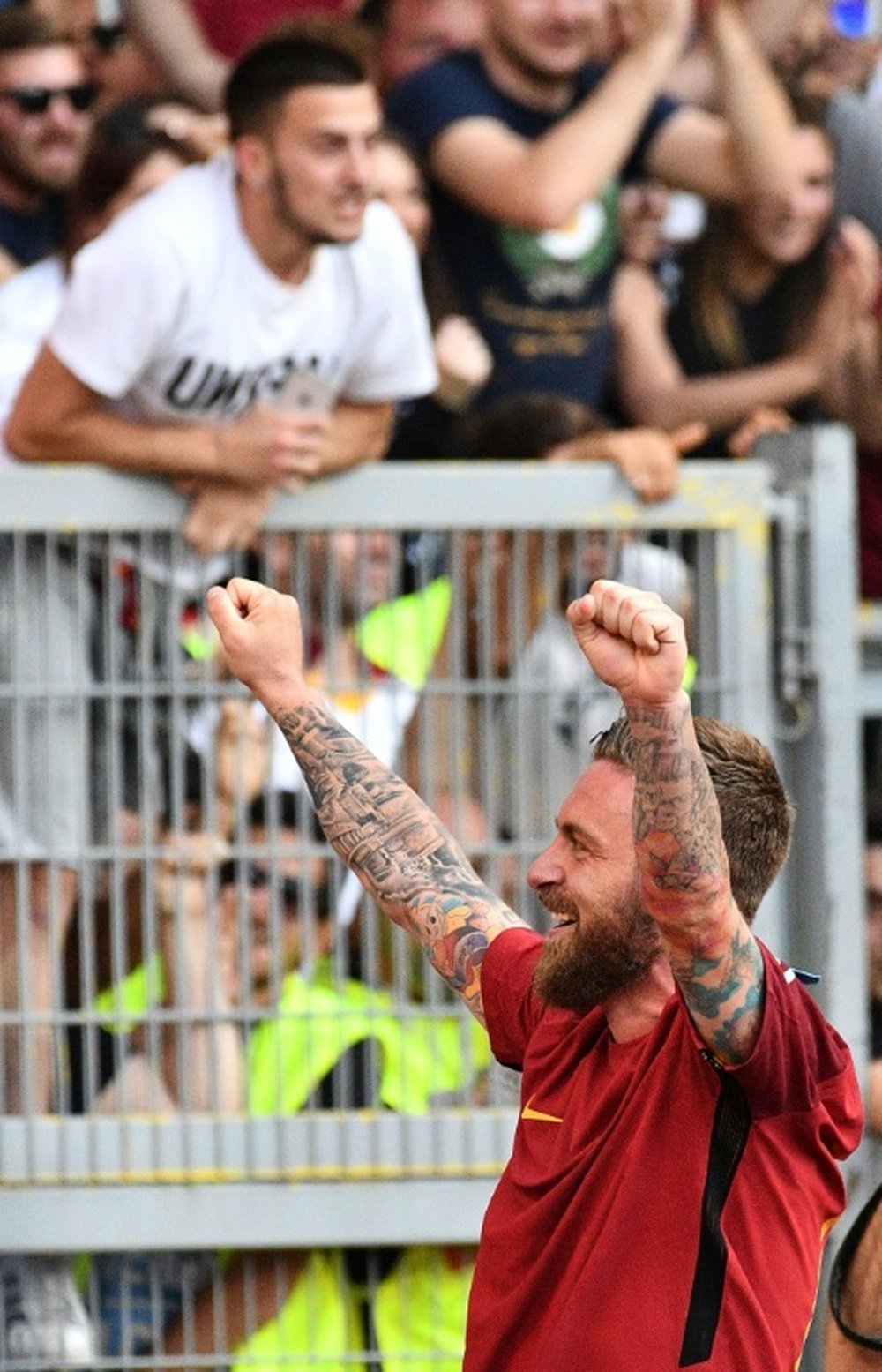 O camisa 16 da Roma está encarregue de continuar o legado de Totti. AFP