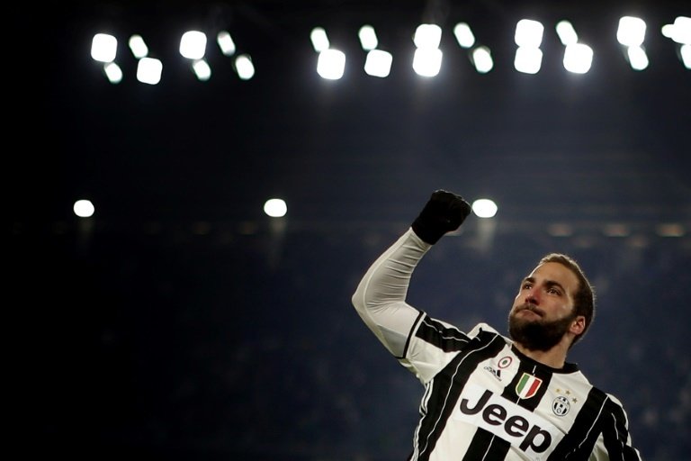 Gonzalo Higuain, auteur dun doublé pour la Juventus face à Bologne, le 8 janvier 2017 à Turin. AFP