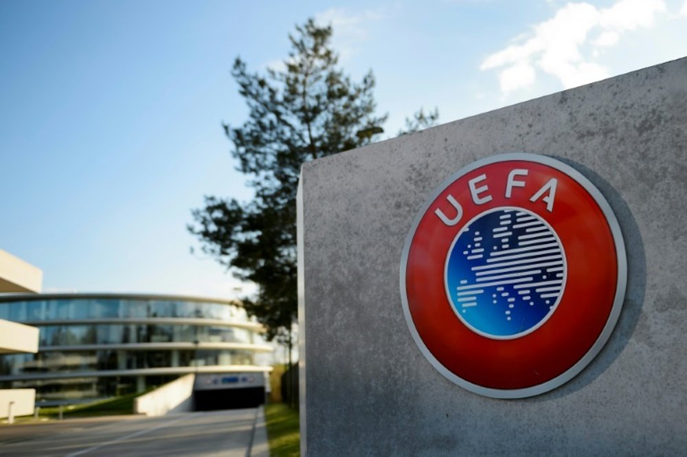 Logo de l'UEFA au siège de linstance européenne à Nyon (Suisse), le 6 avril 2016. AFP