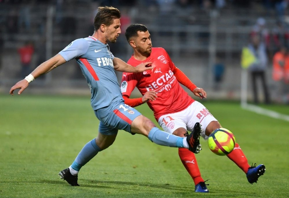 Adrien Silva pourrait revenir en prêt à Monaco. AFP