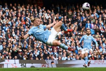 Erling Haaland scored four as Manchester City closed to within three games of an unprecedented fourth consecutive Premier League title by thrashing Wolves 5-1 at the Etihad.
