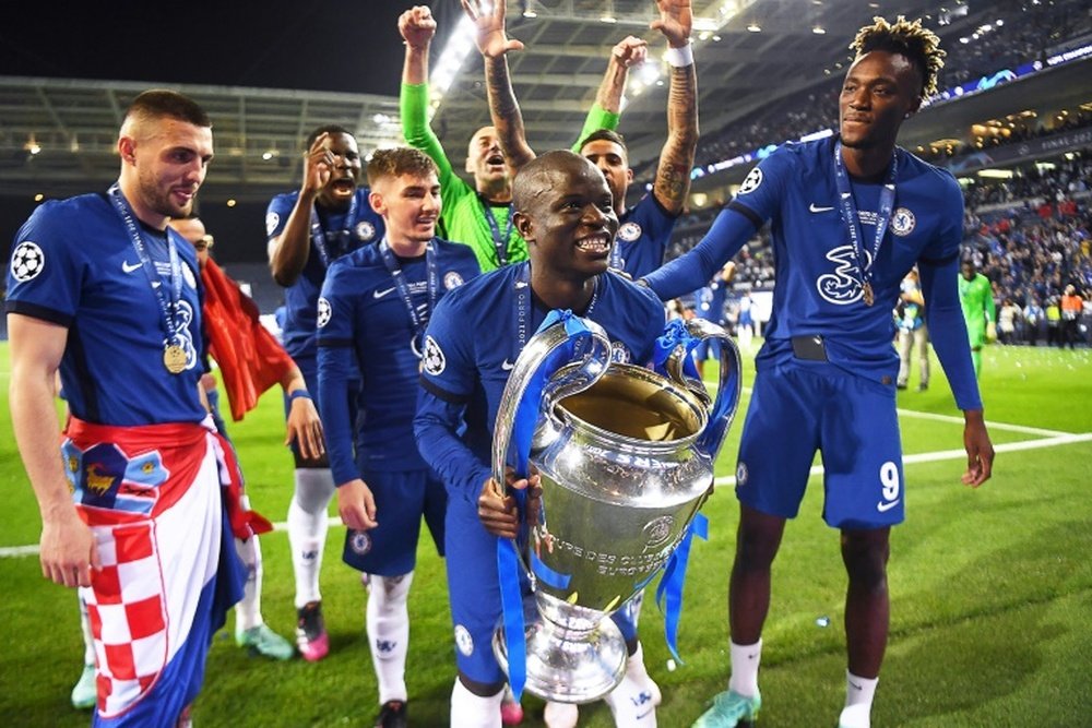 El Chelsea pone en marcha la renovación de Kanté. AFP