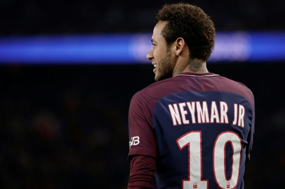 Emery a évoqué la vie de Neymar à Paris. AFP
