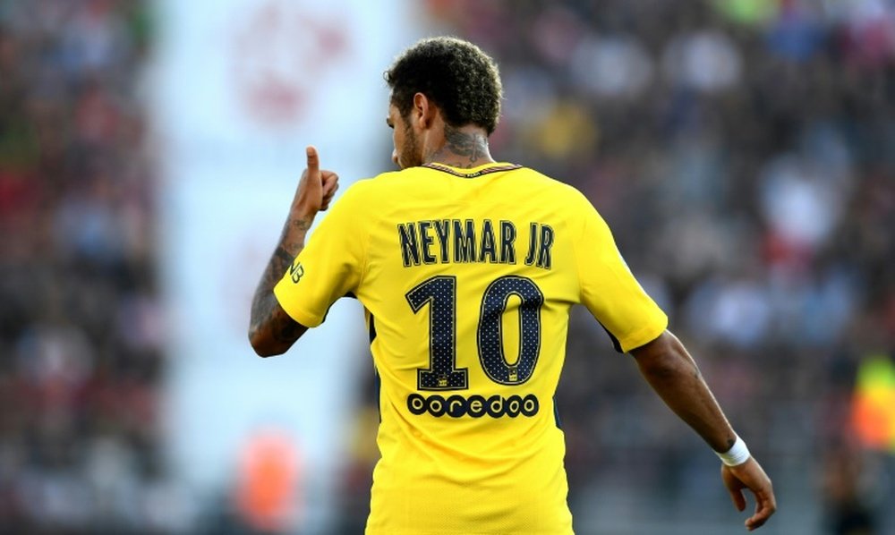 Neymar est le transfert le plus cher de l'histoire. AFP