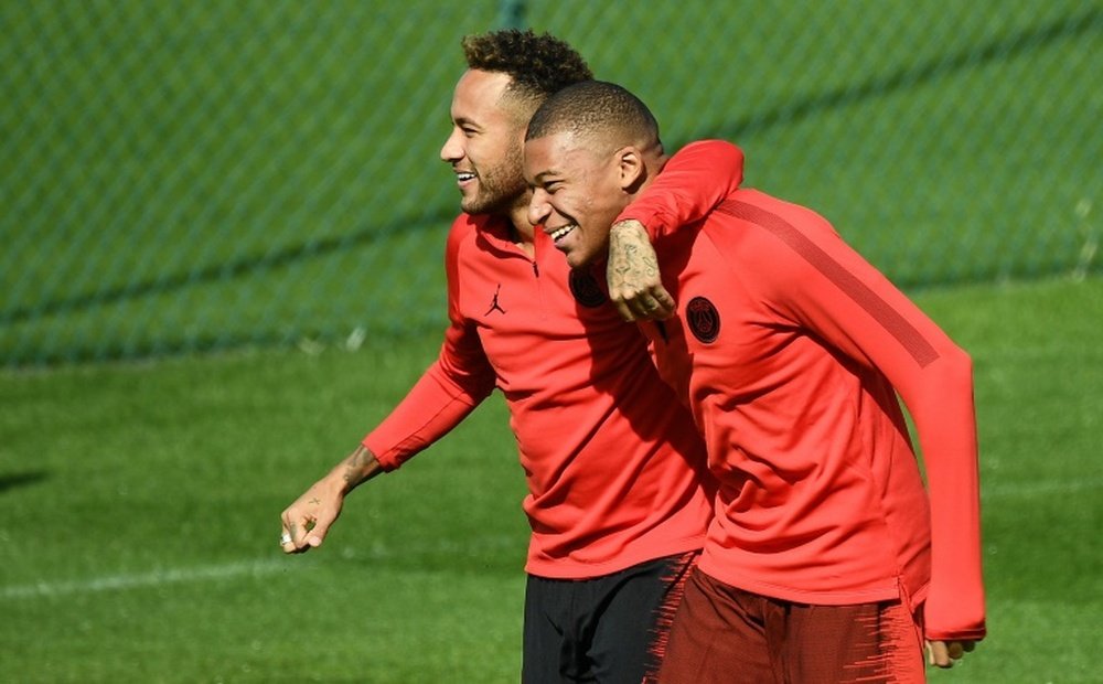 Neymar considera Mbappé um irmão. AFP