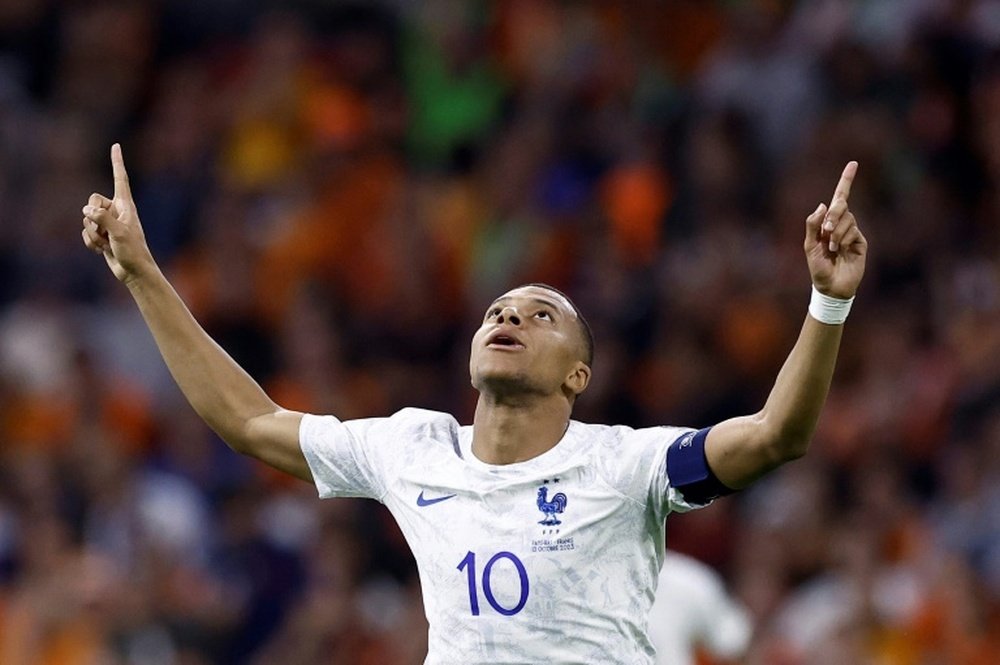 Francia venció por 1-2 a Países Bajos. AFP