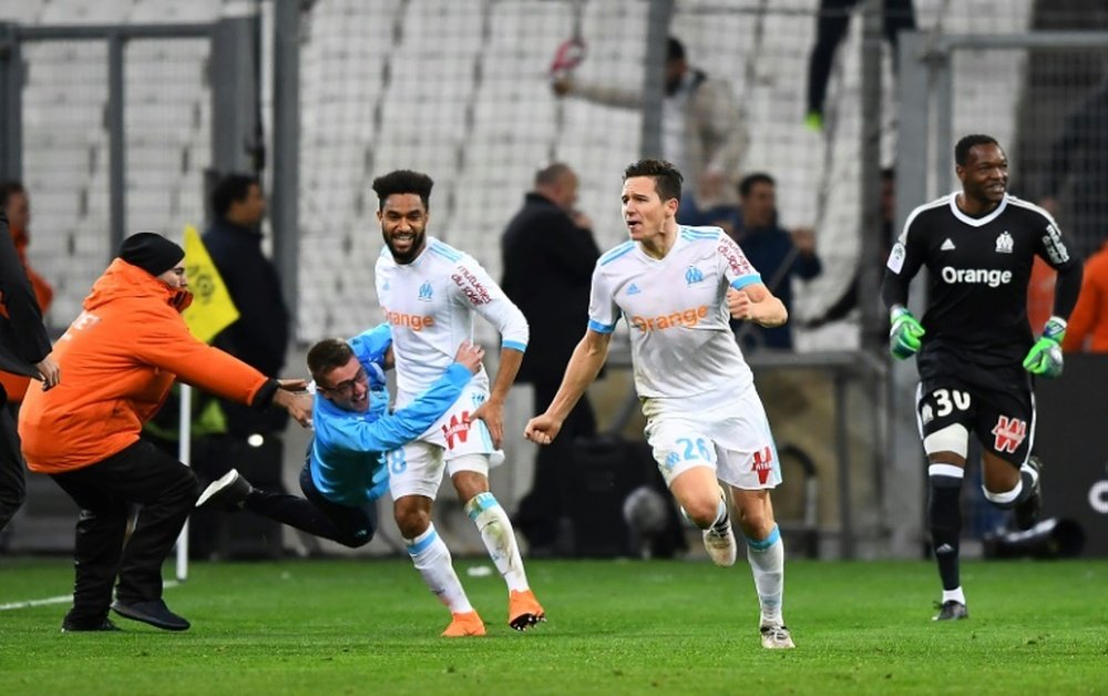 Thauvin salvó al Marsella en el último segundo de partido. AFP