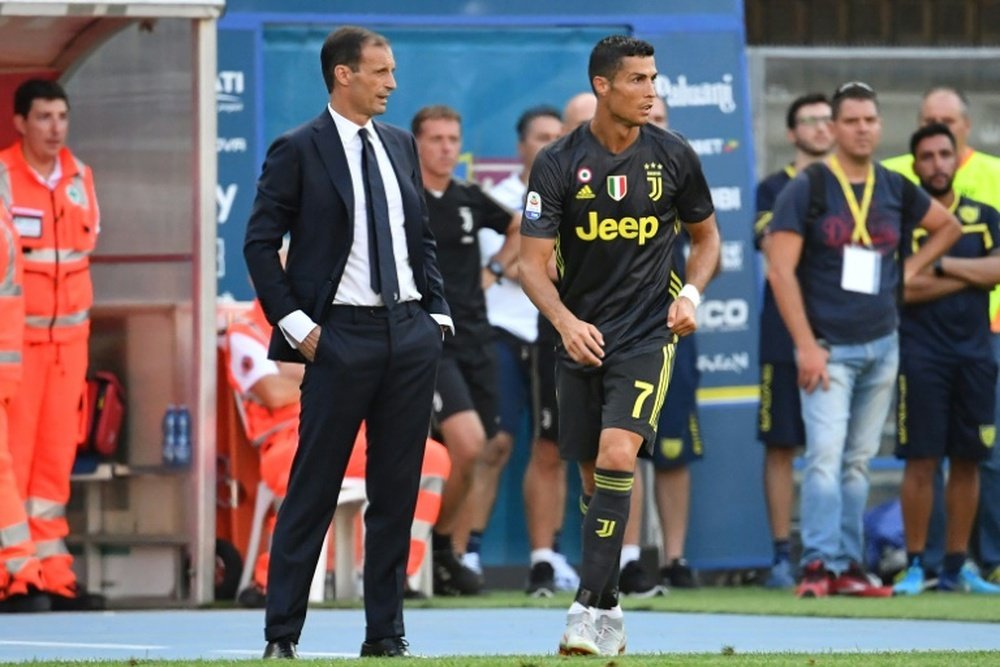 Cristiano Ronaldo deixou uma mensagem de despedida a Allegri. AFP