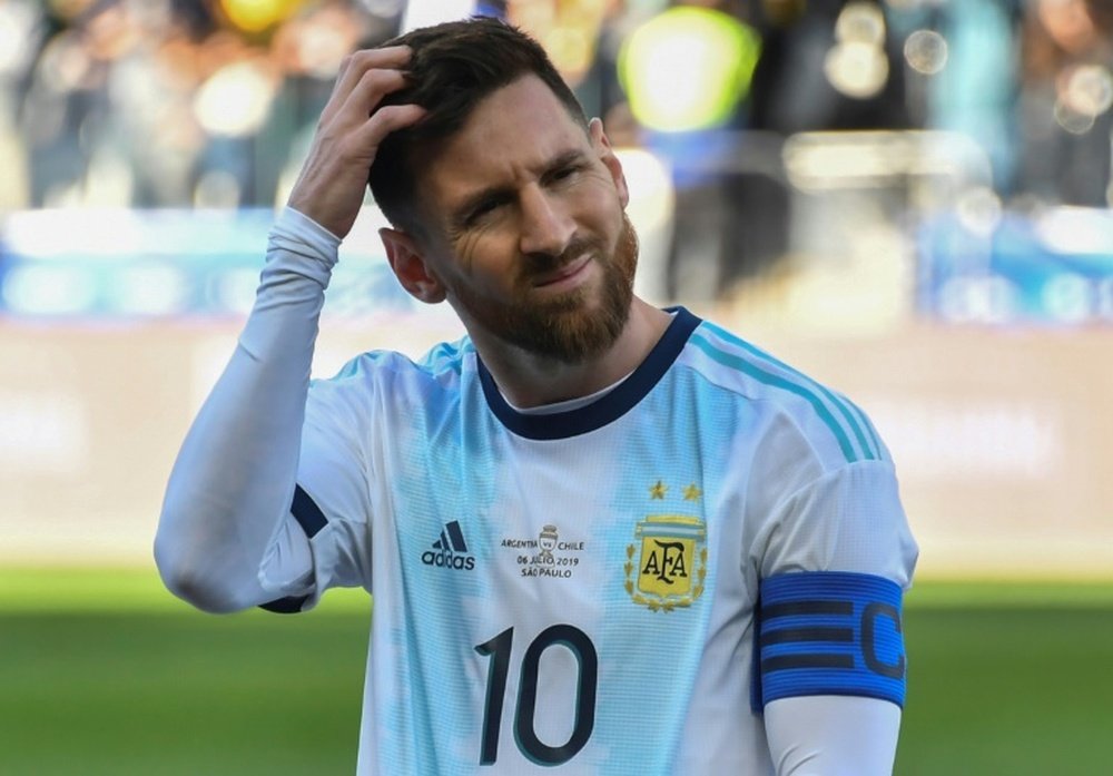 Abreu aconsejó a Messi por la posible sanción. AFP