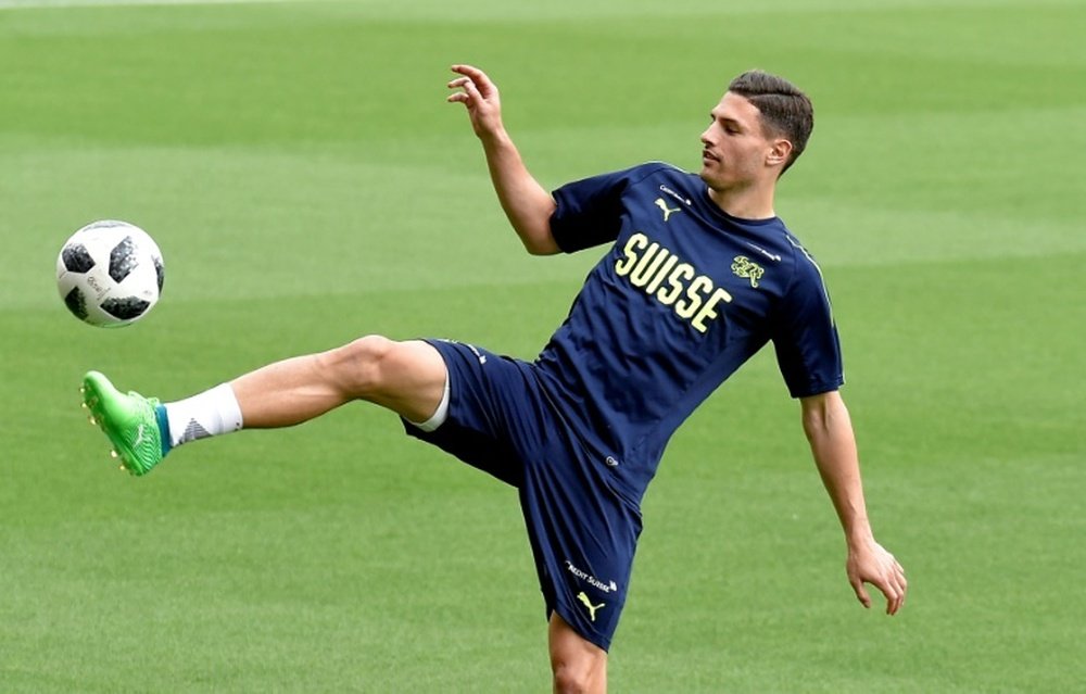Schar quiere renovar con el Newcastle. AFP