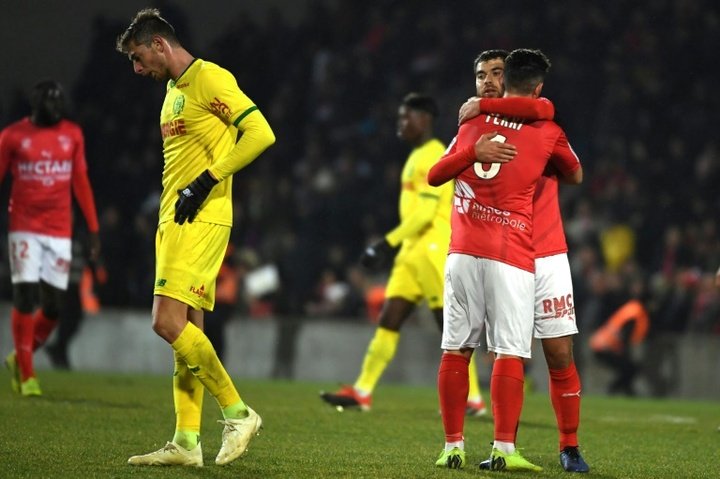Compatriotas de la Ligue 1 confían en hallar con vida a Sala