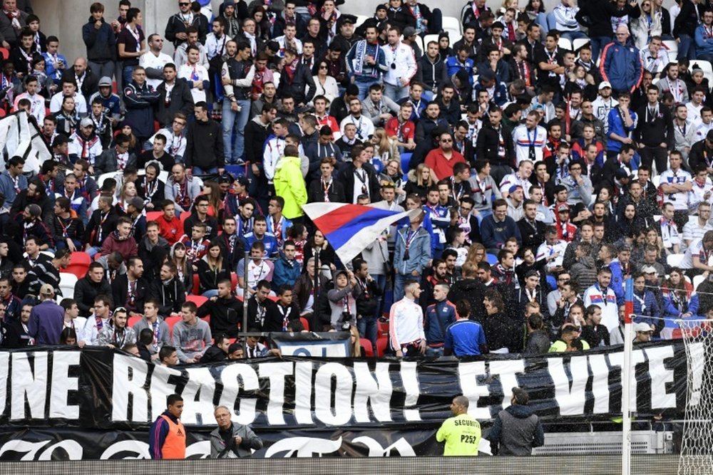 Banderole de supporteurs de Lyon mécontents déployée lors du match contre Guingamp, le 22 octobre 2016 au Parc OL