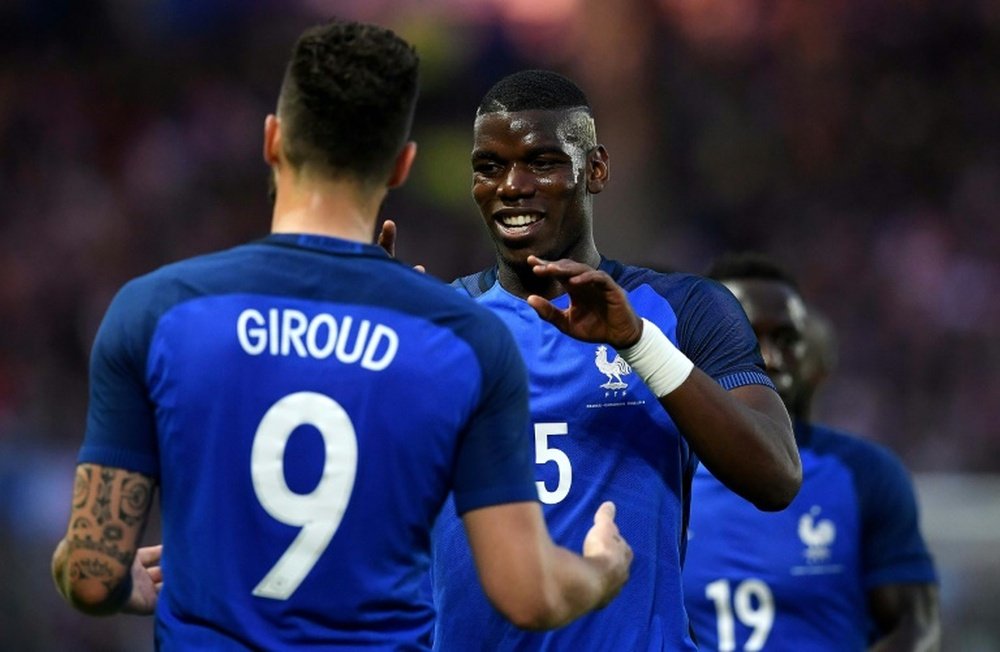 Francia consigue la victoria en la preparación de la Eurocopa. AFP