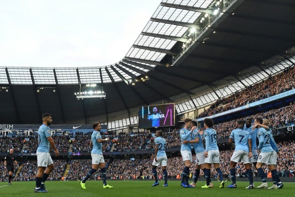 Cada jugador del City pagará un autobús para que los hinchas vayan a Wembley. AFP