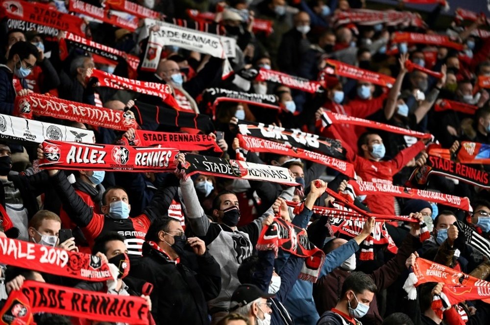 La UEFA abre un expediente al Rennes porque el público no respetó las distancias. AFP