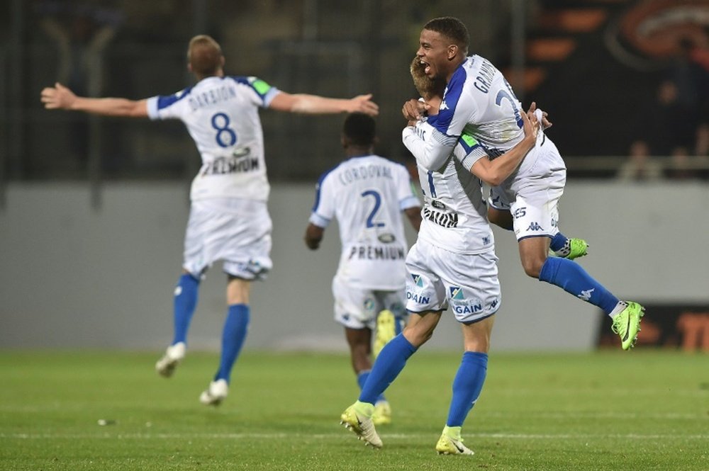 La joie des Troyens, qui retrouvent la Ligue 1, le 28 mai 2017 au Moustoir à Lorient