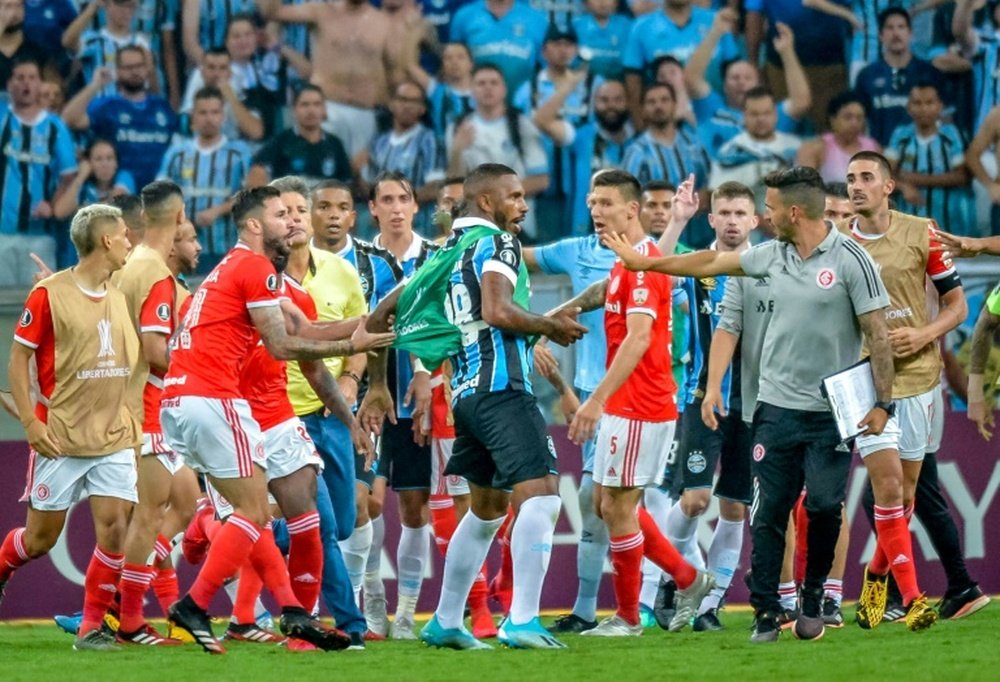 Grêmio terá desfalque contra o Inter por causa da Covid-19. AFP