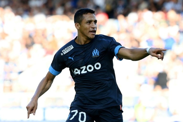 Alexis se une a la fiesta de la 'unidad B' del Marsella