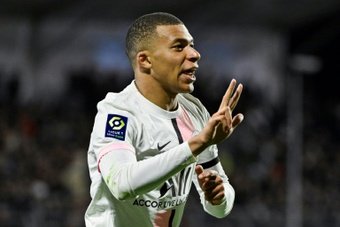 PSG grasp to Madrid clause rejected by means of Mbappé