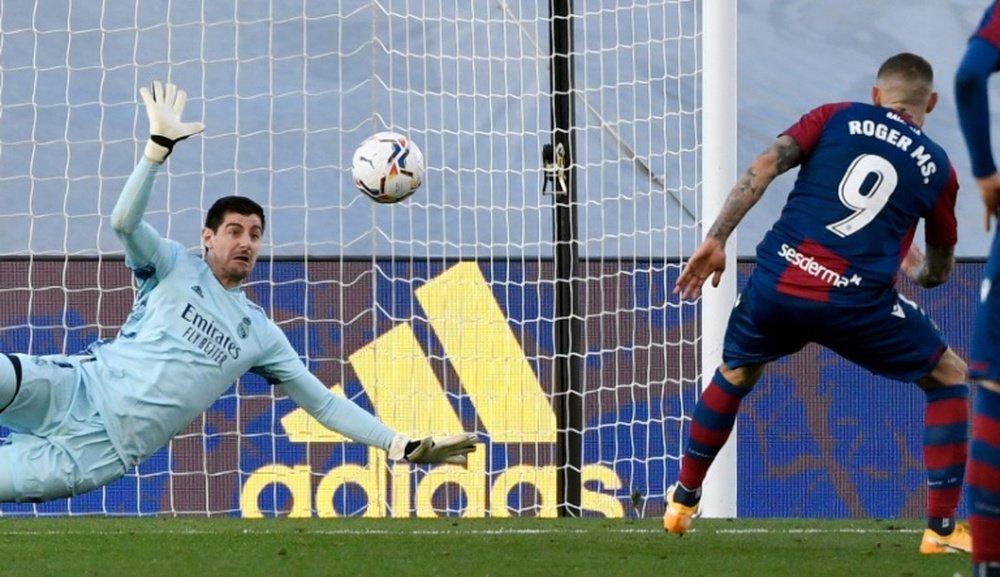 Thibaut Courtois é um dos oito atletas do Campeonato Espanhol que atuaram em todos minutos. AFP