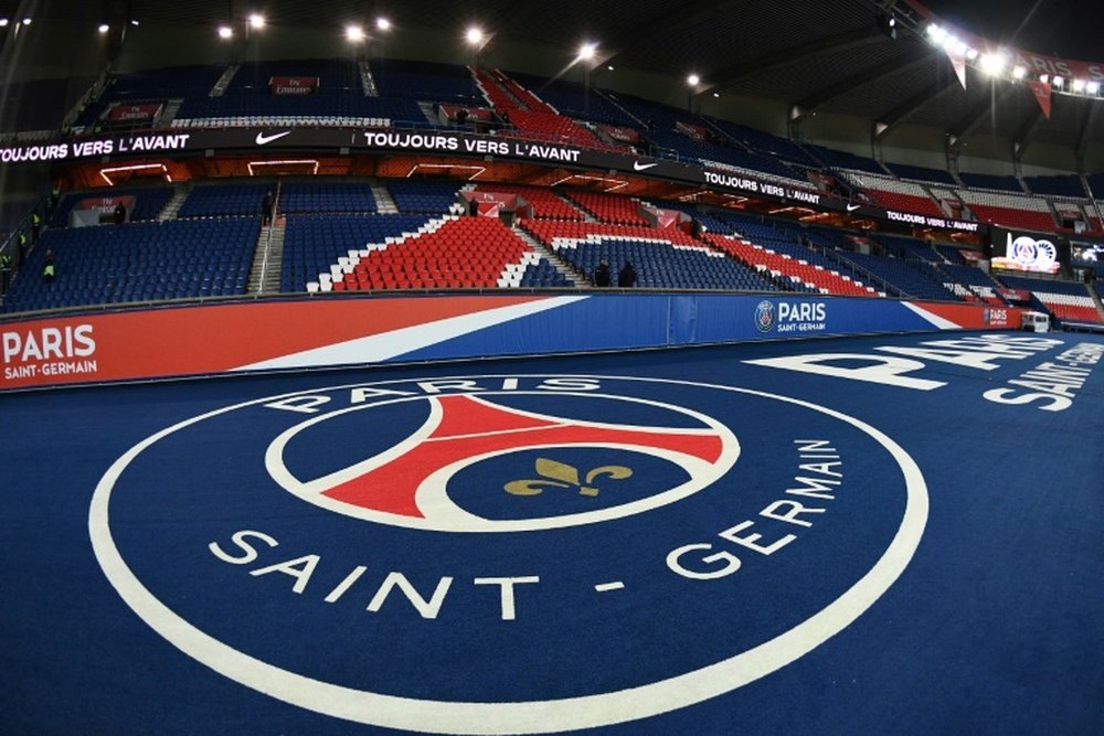 O PSG vestirá uma camisa em homenagem aos sanitários. AFP