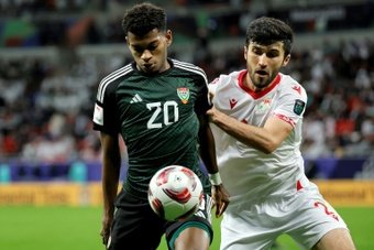 Tayikistán, país que disputa por primera vez la Copa Asia, se clasificó para los cuartos de final después de vencer en la tanda de penaltis a Emiratos Árabes Unidos.