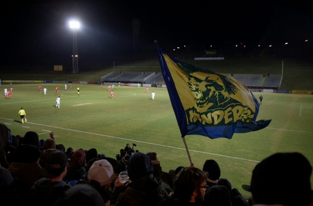 Des supporters du First Vienna lors dun match contre Parndorf, au Hohe Warte Stadium. AFP