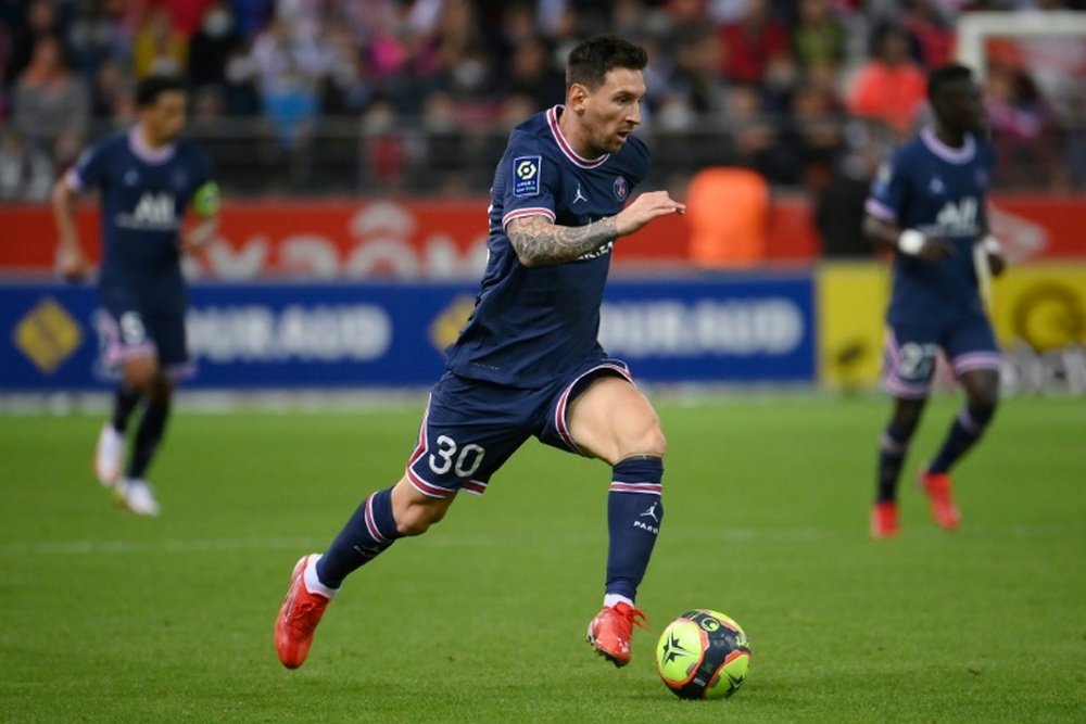 Messi debutó en Champions con el PSG ante el Brujas. AFP