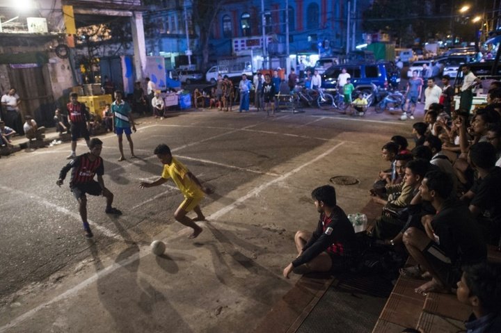 Le foot birman rêve d'un nouveau départ
