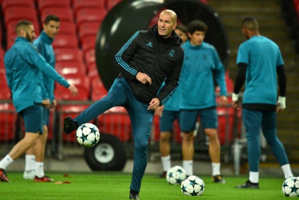 Zidane necesita soluciones para salir del aprieto. AFP