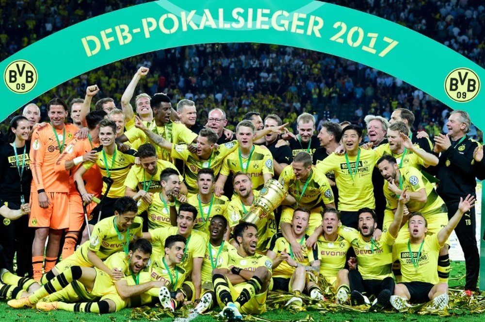 Les joueurs de Dortmund fêtent leur victoire en finale de la Coupe d'Allemagne, le 27 mai 2017. AFP